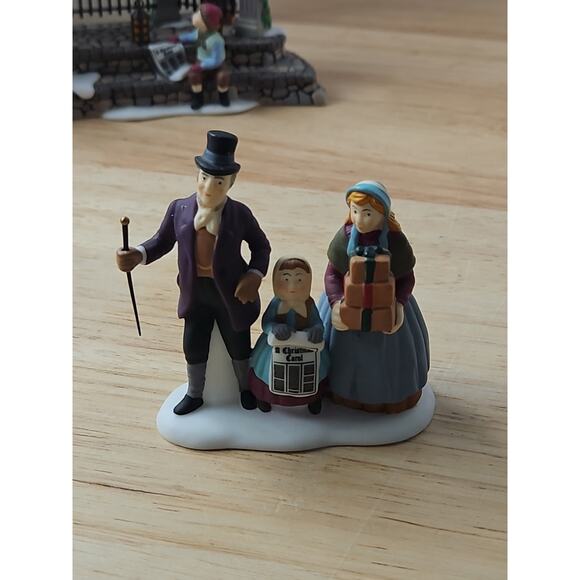 Dept 56 A Christmas Carol Reading by Charles Dickens Set of 4 No. 58403 - Picture 16 of 16